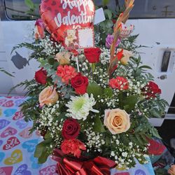 Valentine's Flower Arrangement Beautiful 😍 