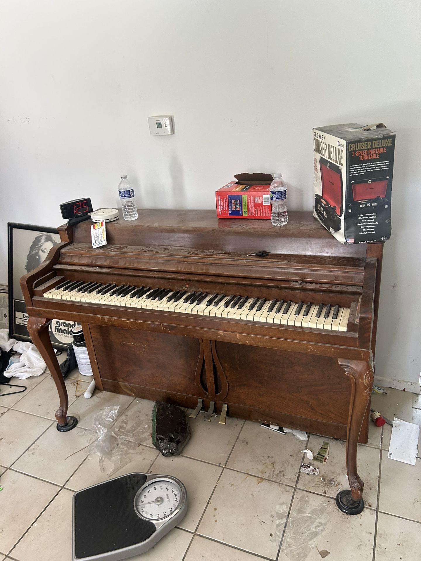 HEAVILY USED PIANO