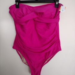 Brand New Women's One Piece Bathing Suit Tummy Control Full Seat Coverage Size 20 $40 Pick Up Only Cash Only In Bakersfield In The 93308 Area No Holds