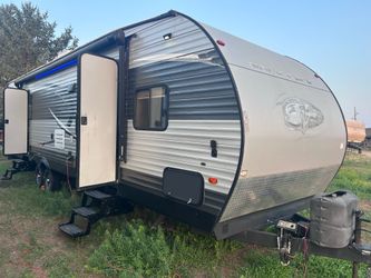Wolfpack  toyhauler 2017 2ACs awning