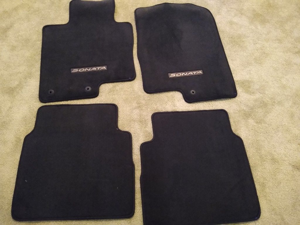 $25 Hyundai Santa Fe Floor Mats