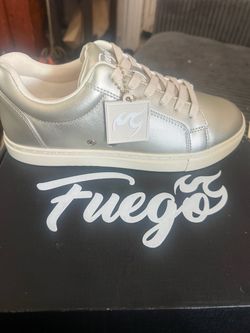 Tennis shoes, low top champagne,  Fuogo