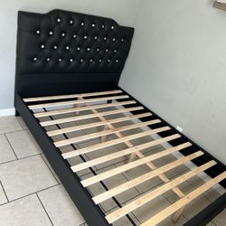 King New Platform Bed. Black.  