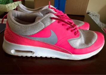 Nikes size 8