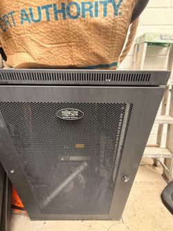 Tripp Lite Wall-Mounted Server Rackmount Cabinets & Frames 18 U Rack Unit Height