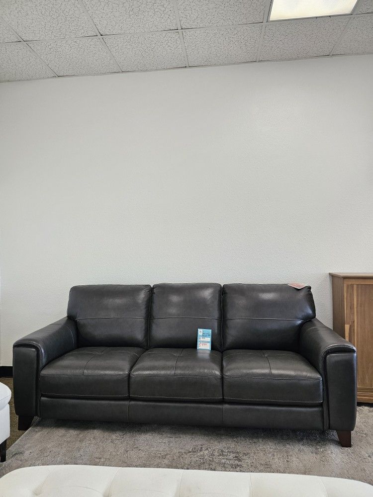 100% Leather Sofa Brayna