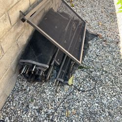 Pool Fence With Swinging Gate