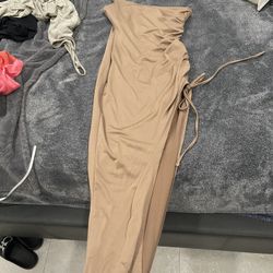 Maxi Dress With High Slit 