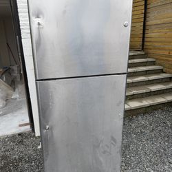 GE Refrigerator