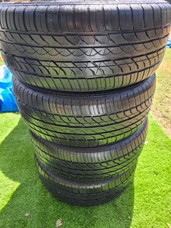 Set tires like neww 235 45 18
