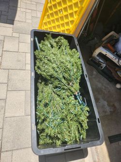8 ft Prelit Christmas Tree w/ storage box