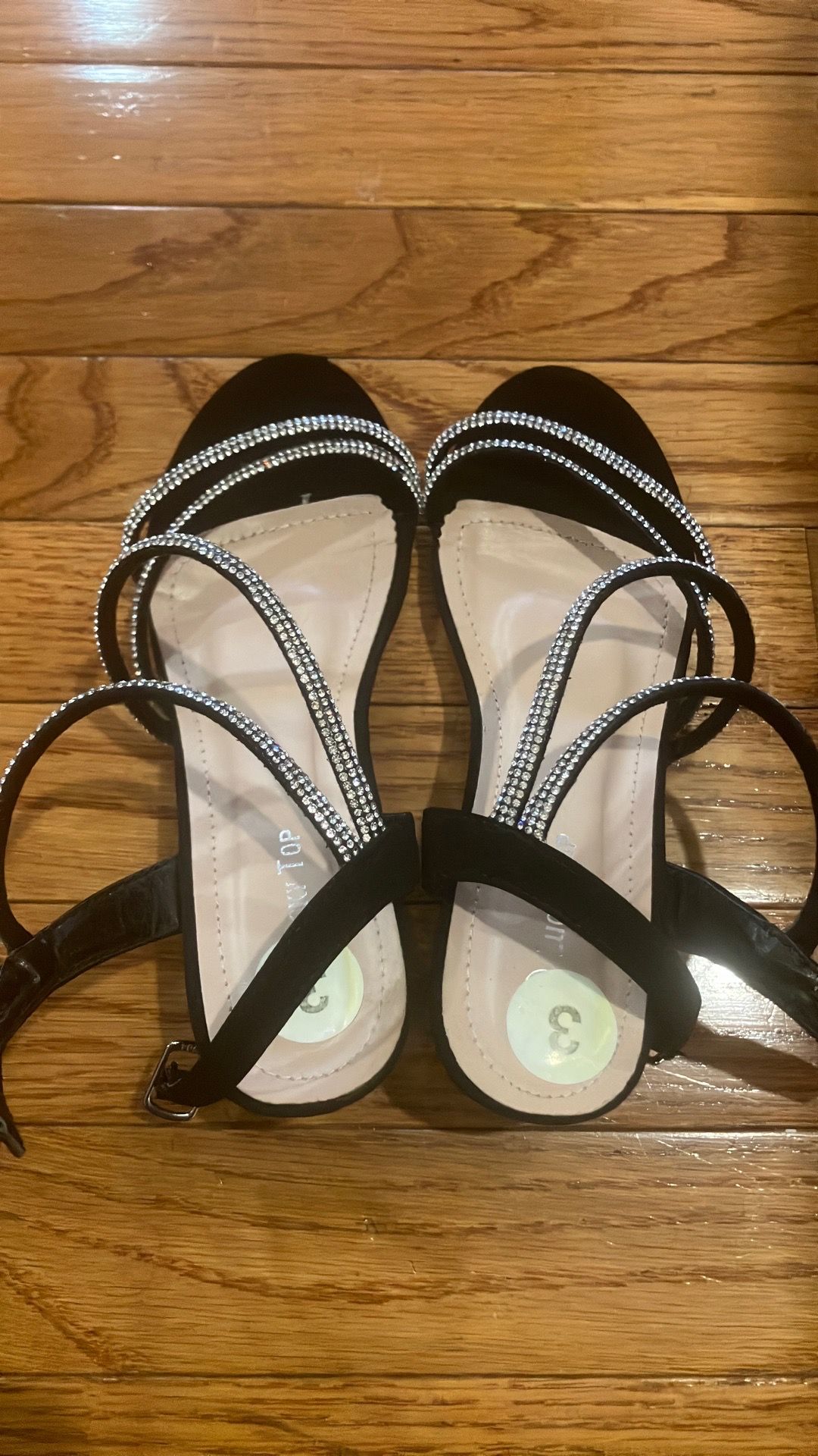 Girls sandals barely used