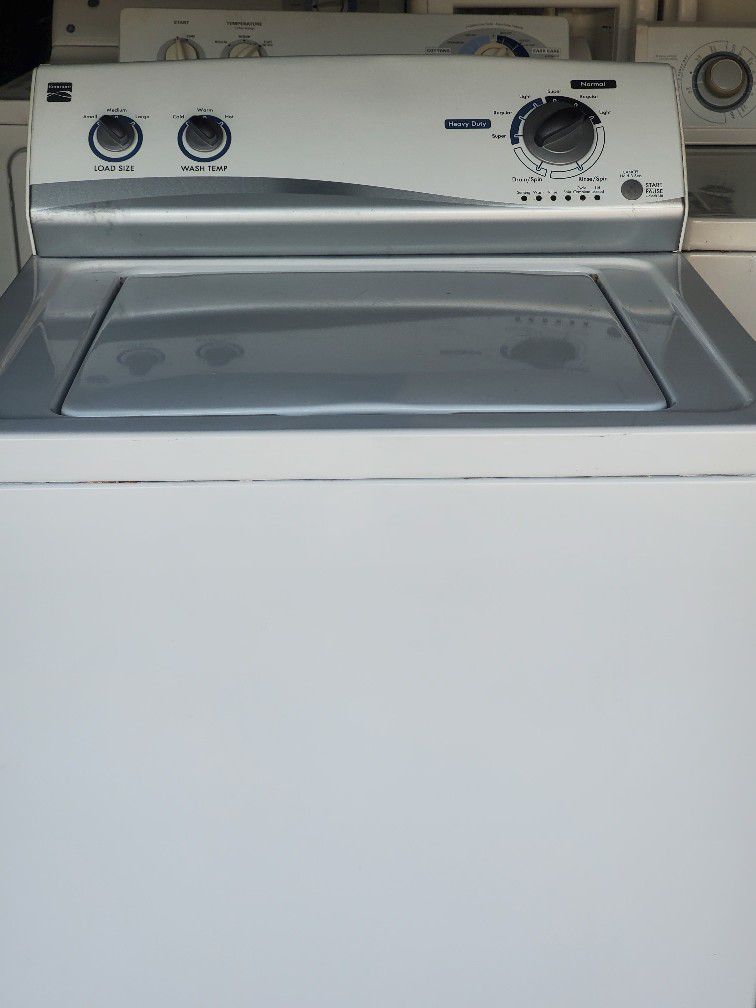 Kenmore  washer in like new condition 