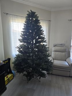 Costco 7.5' Christmas Tree, Lights Do Not Work