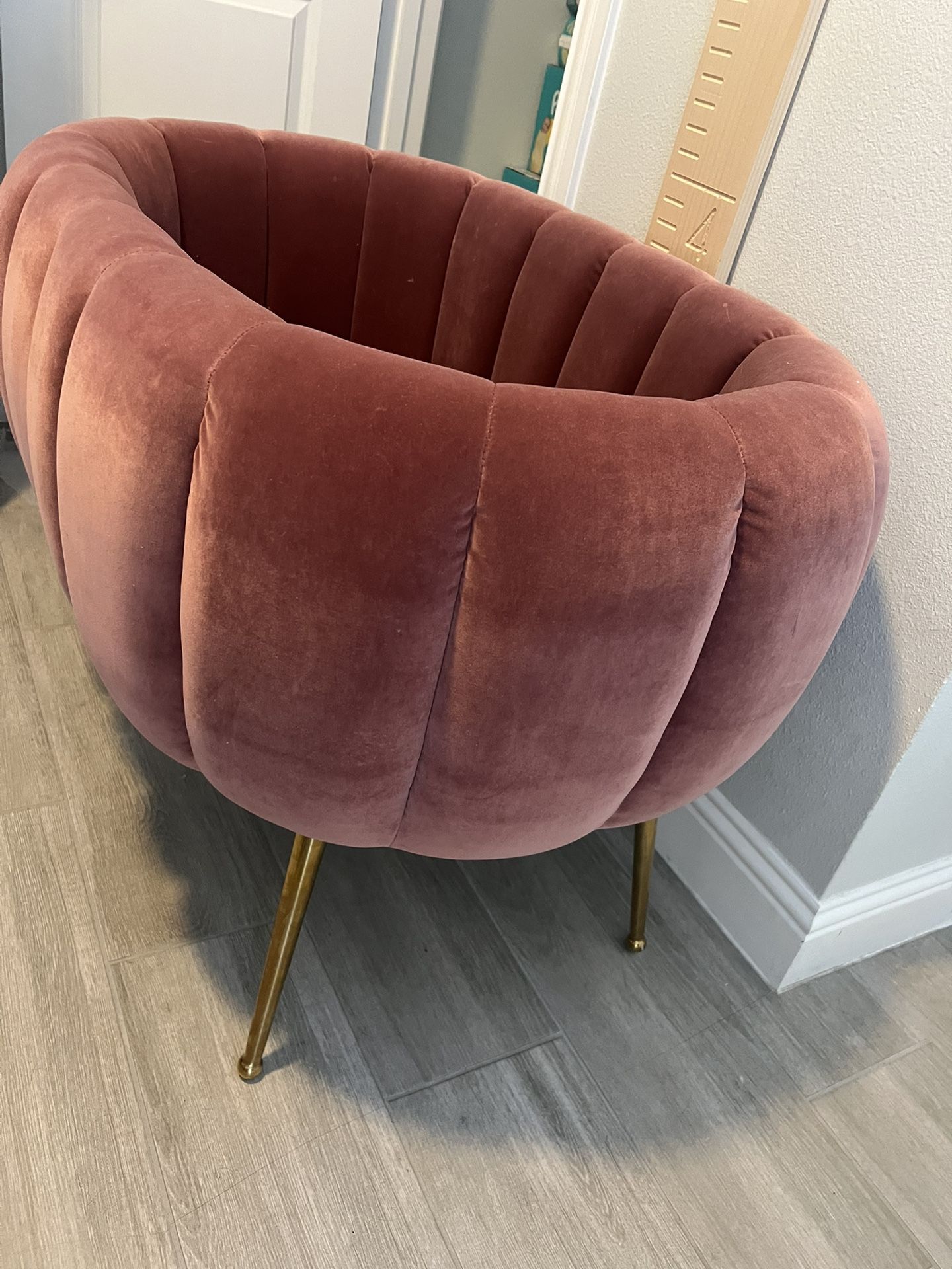 Gorgeous Velvet Pink Boho Bassinet With Gold Legs