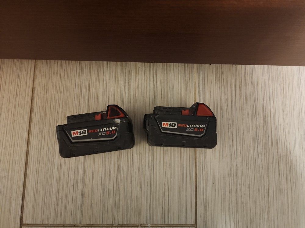 2MILWAUKEE BATTERYS XC5.0