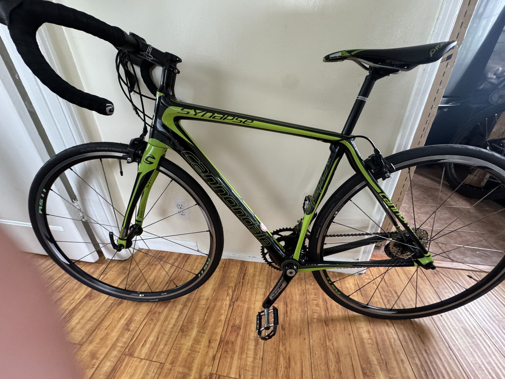 Cannondale Synapse Carbon Fiber Road Bike