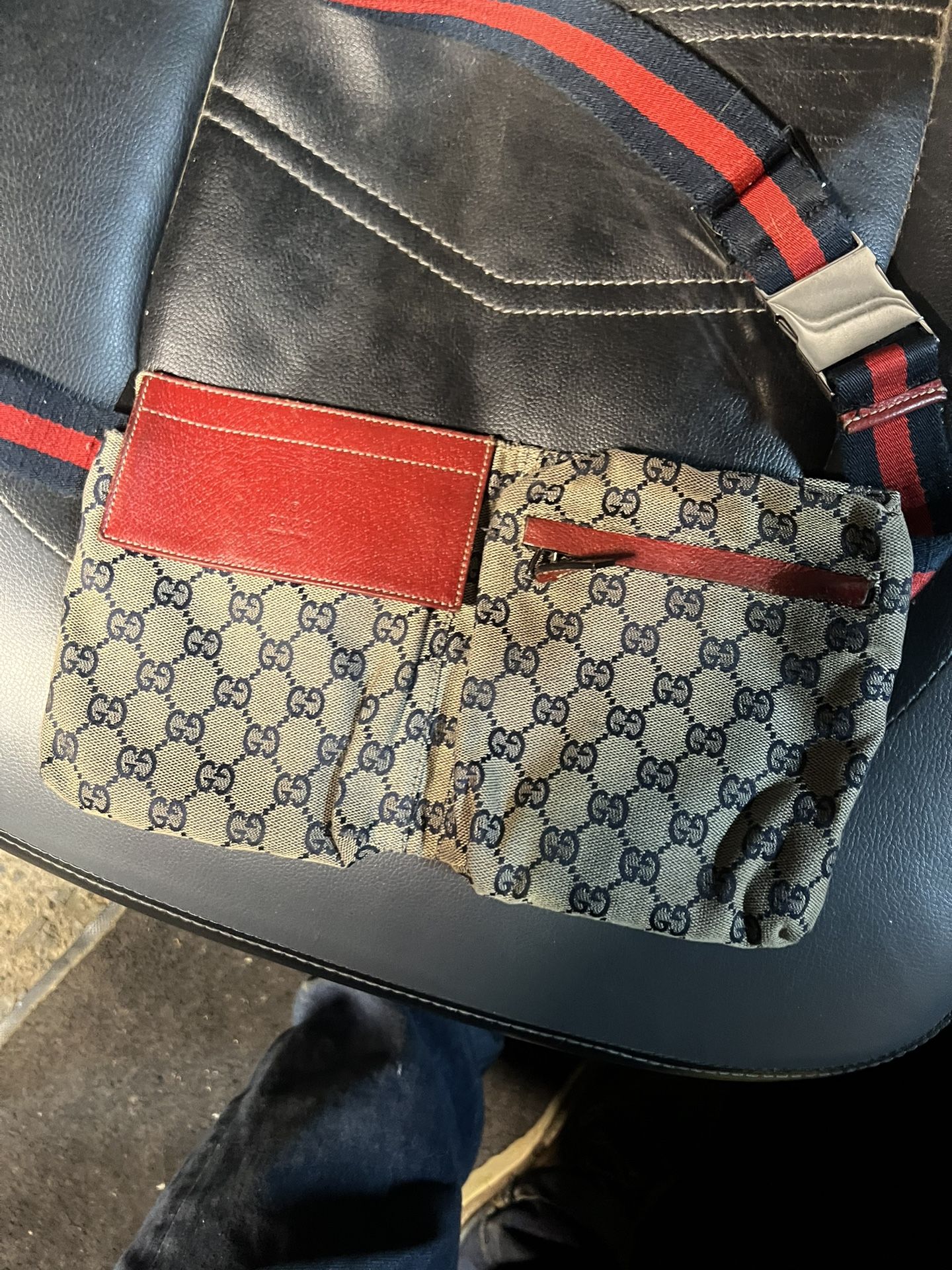Gucci Cross Shoulder Bag