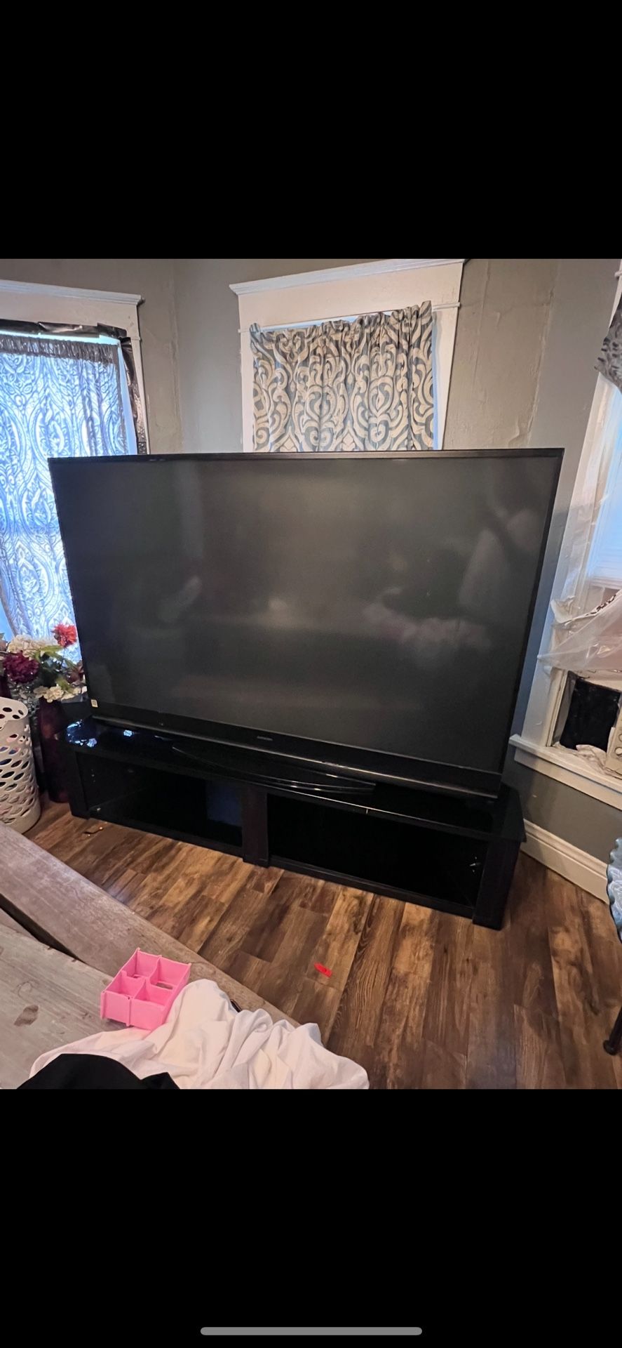 82” Tv With Stand