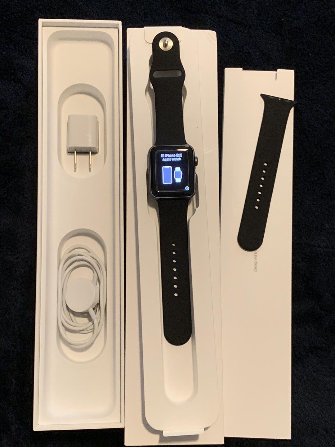 Apple Watch Series 3 42mm Nike Gps Cellular Unlocked Space gray aluminum /w Black band & box