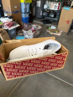 Women’s Vans size 10 new never worn