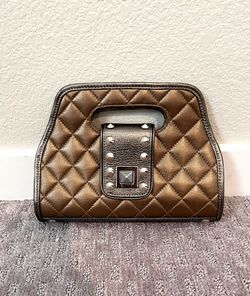 Authentic Mint Be & D clutch bag. Sz 9.5”x7”