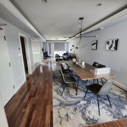 Extendable Dining Room Table 