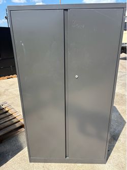 Metal storage cabinet