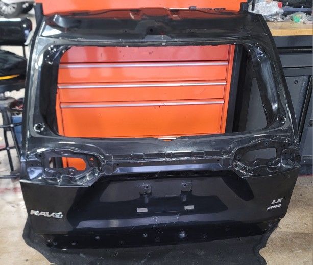 2024 TOYOTA RAV4 LIFTGATE OEM