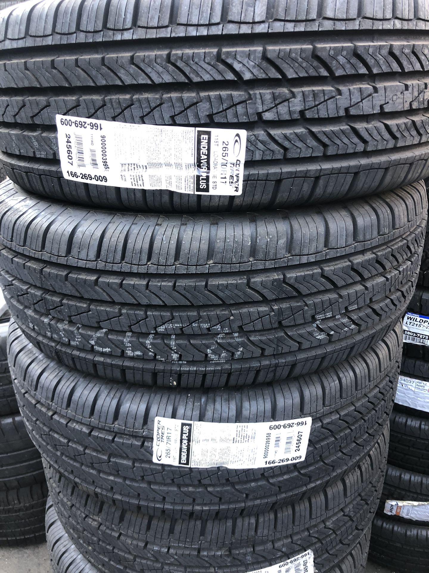265/70/17. COOPER ENDEAVOR.