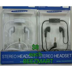 headphones/earphones