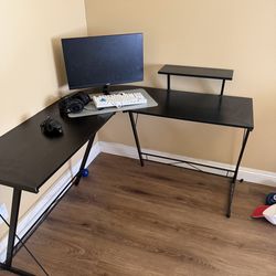 Gaming desk, keyboard, mouse and monitor
