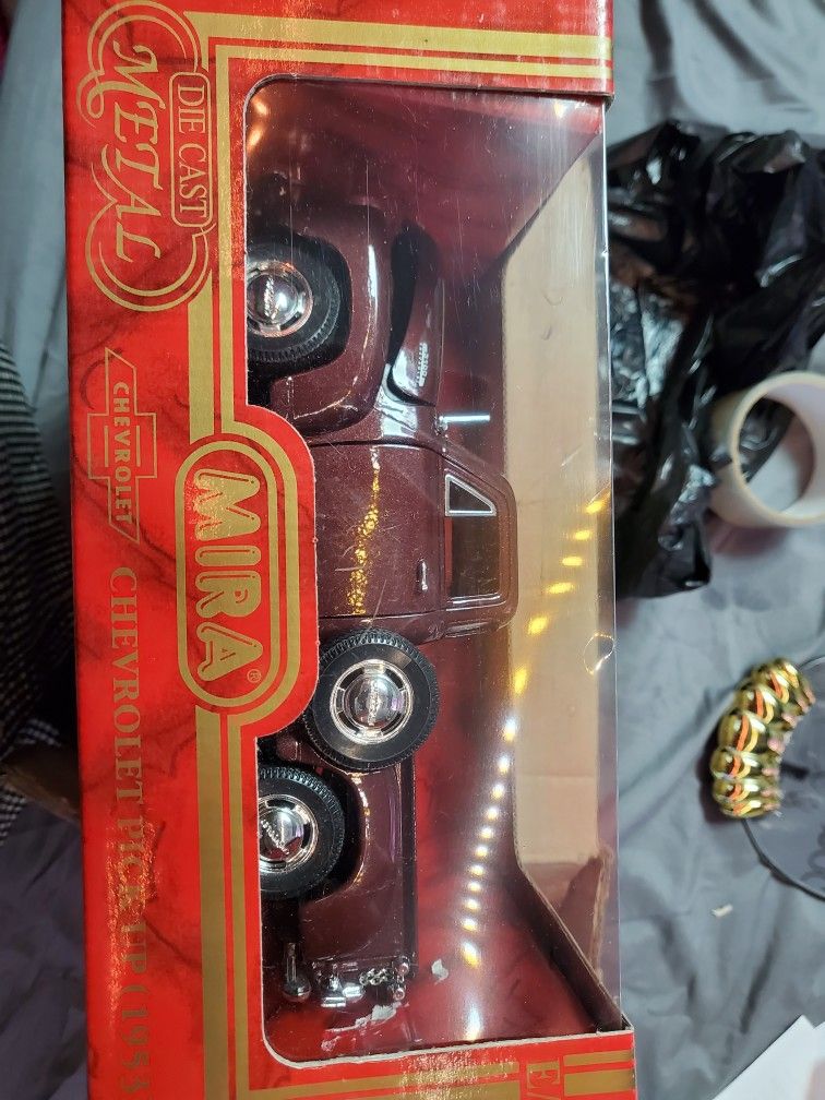 Mira Die-cast Truck
