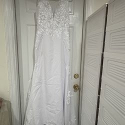 Luxury Bridal Gown — Elegant & Sexy, Size 8 💎🤍
