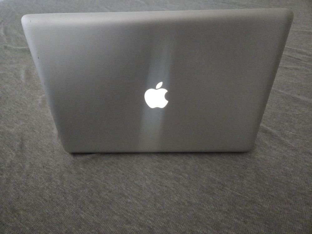 Macbook Pro 15" Display Fully Loaded With Pro Tools, Logic Pro, Ableton And More.