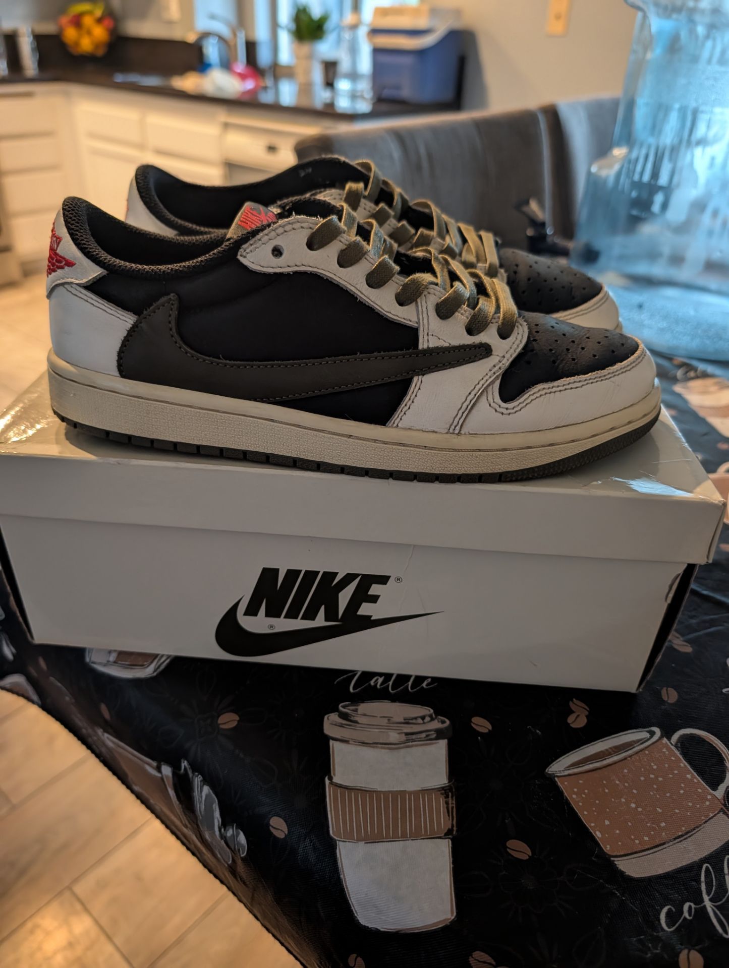 Jordan olive travis scott size 8.5w