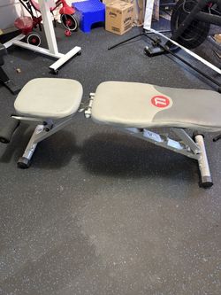 Free workout bench with incline