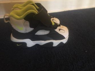 Nike Deon Sanders Size 5c