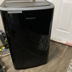 Frigidaire Stand Up AC/ Heat/ Fan Unit. 
