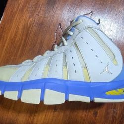 Rare Air Jordan Melo Midi Womens 6.5/ 5Y