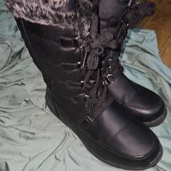 Totes Black Winter Boots Size 6W