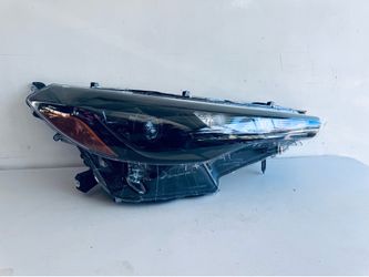 2024-2026 TOYOTA COROLLA CROSS HEADLIGHT RIGHT PASSENGER SIDE LED NIGHTSHADE OEM (505)