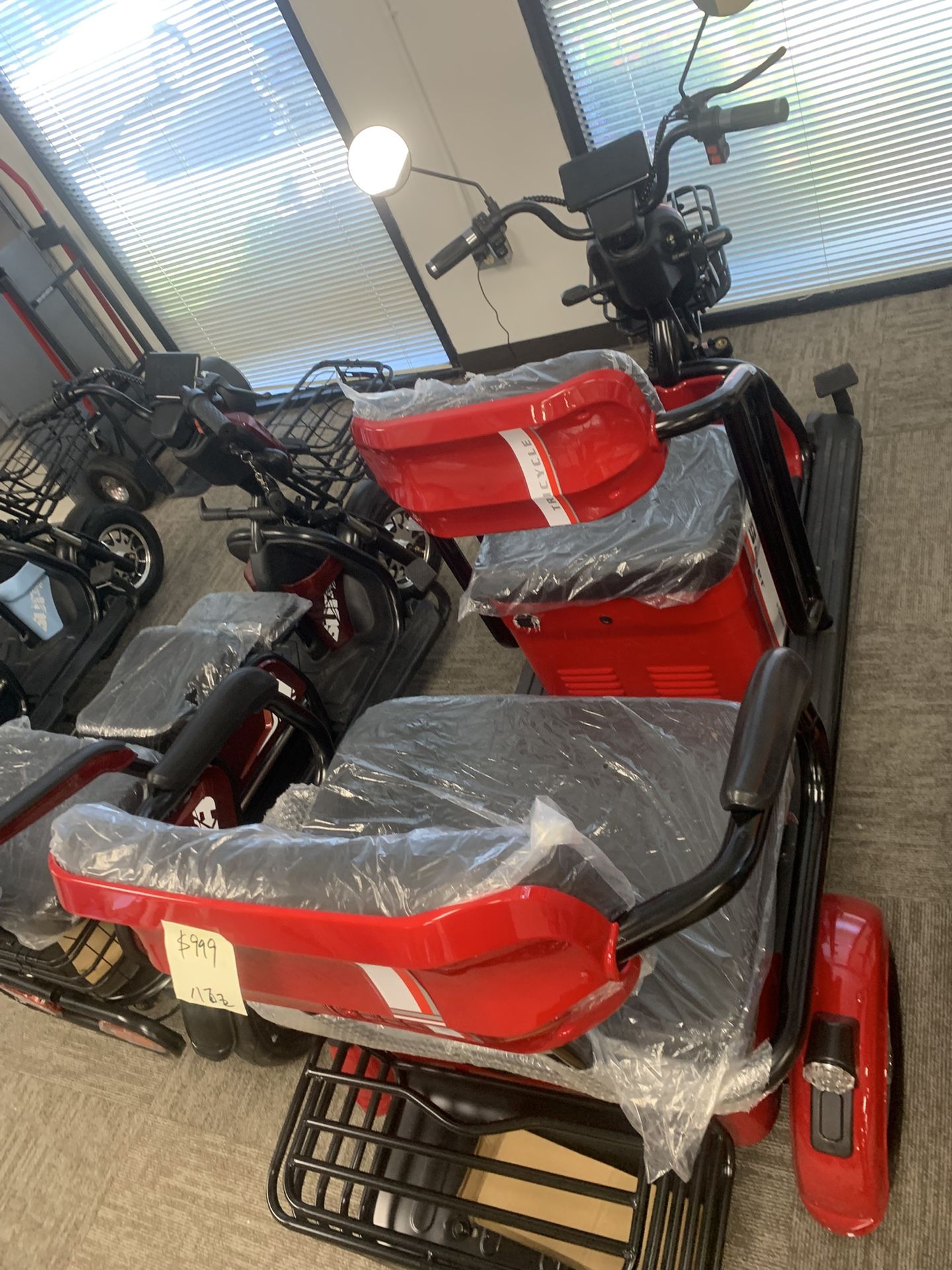 Leisure Scooter for The Elderly/Adults, Electric Scooter for Driving, 20Ah Lithium Battery Electric Small Mini Tricycle,Red