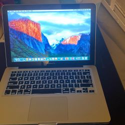 MacBook Pro 2008  4gb Ram 160 Drive 