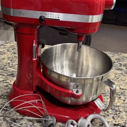 6 QT Kitchen Aid Mixer 