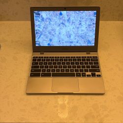 Samsung Chromebook – Fast, Lightweight, Great for School or Work – Like New