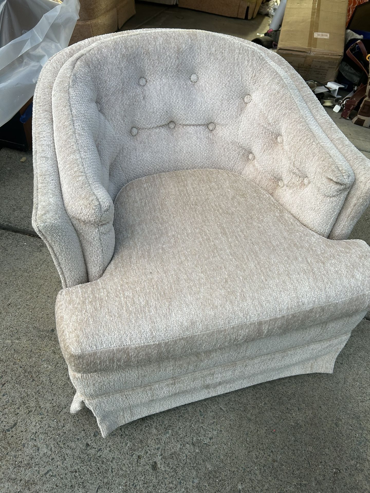 Mid Century Barrel Tufted Chair