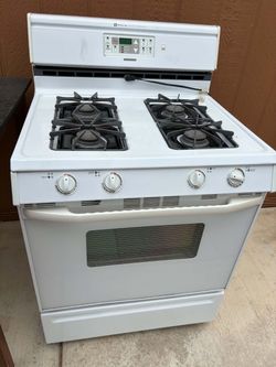 Maytag White Gas Range Stove