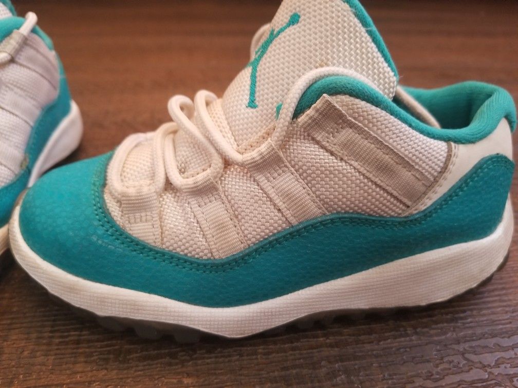 Jordan 11 'aqua'