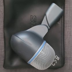Shure Beta 52 Kick Microphone Bass Drum 